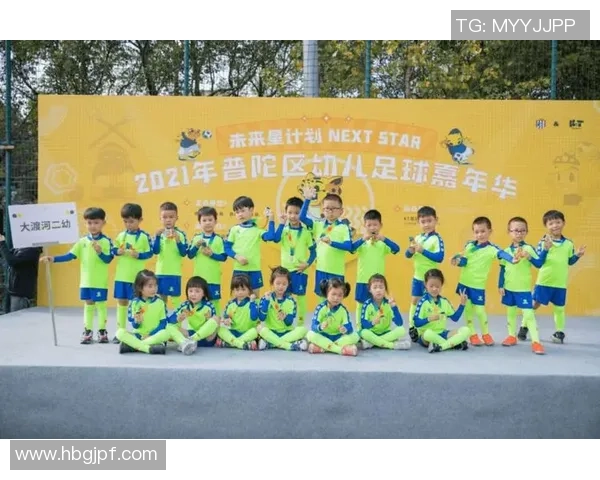 海南足球星光璀璨走向国际舞台的足球巨星们与成长历程