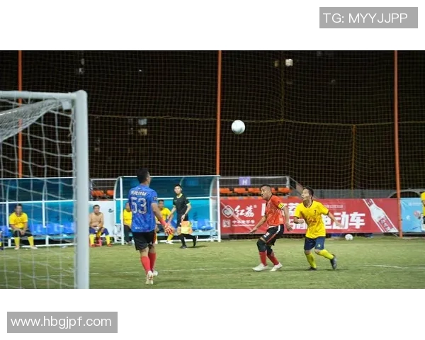 球星穿着足球裤展现运动魅力高清大图，完美诠释足球激情与力量